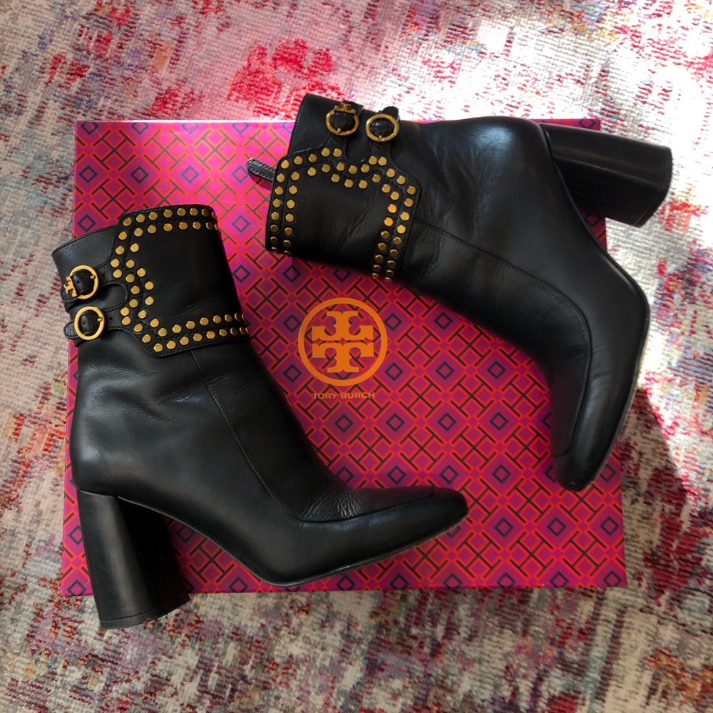 TORY BURCH HOLDEN STUD BOOTIE LEATHER 6.5